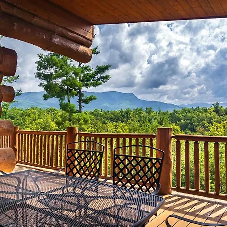 Big Bear Ridge Lodge: Mountain View Log Cabin Retreat Gatlinburg Exterior photo