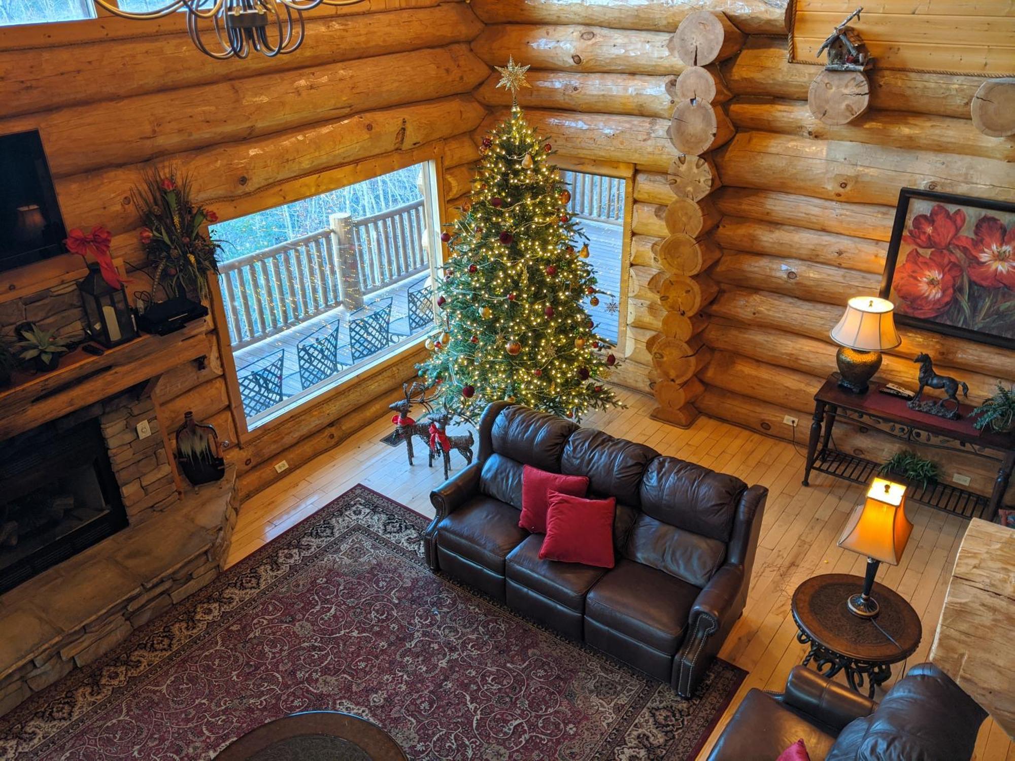 Сasa de vacaciones Big Bear Ridge - Breathtaking Mountain Views And Private Forest Scenes In Amazing Large Log Gatlinburg